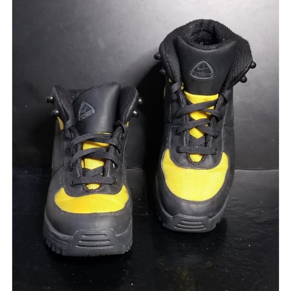 Nike ACG Boots - Picture 6 of 9